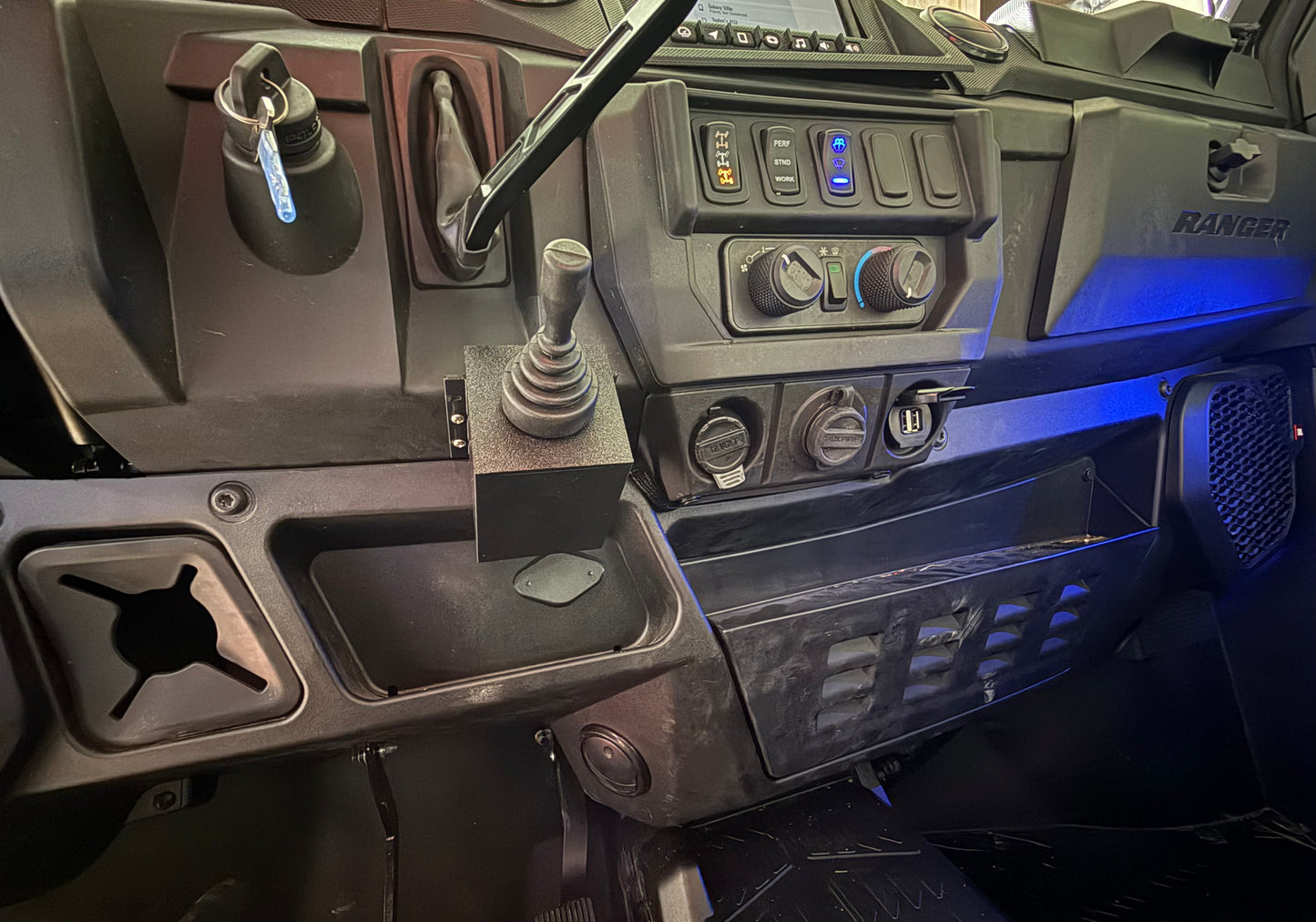 TURNPRO PLUG & PLAY WINCH / HYDRO-TURN JOYSTICK