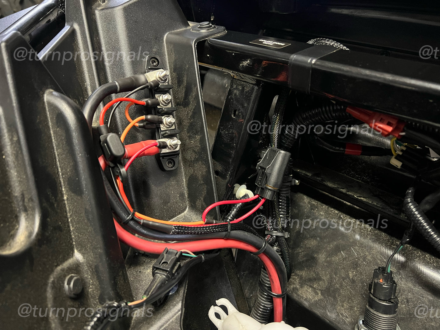 2019-25 Honda Pioneer 500/520 Models “Keyed On” 40AMP Power Busbar